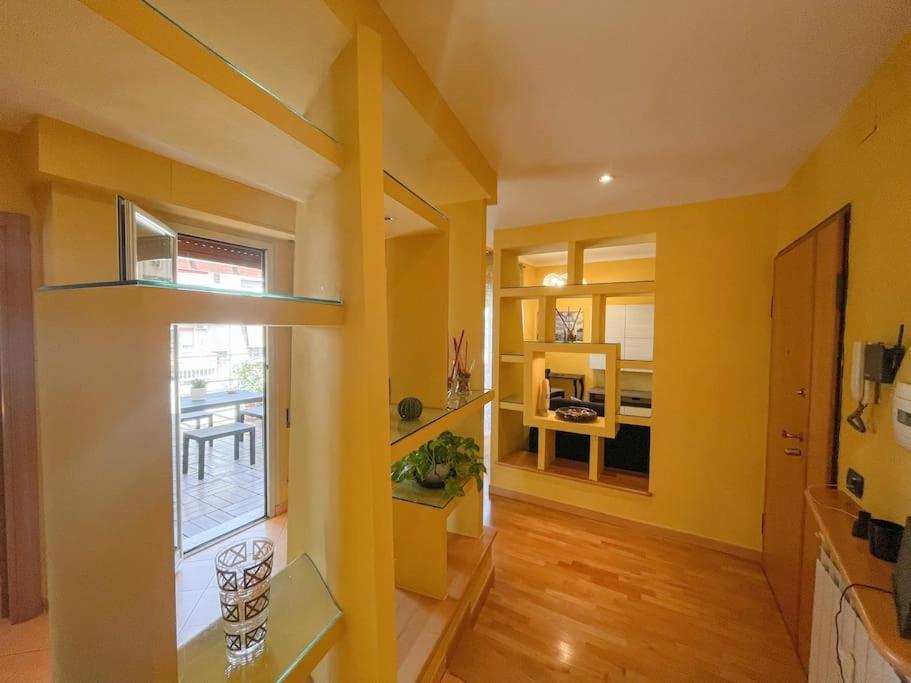 The Sun In Apartment Rom